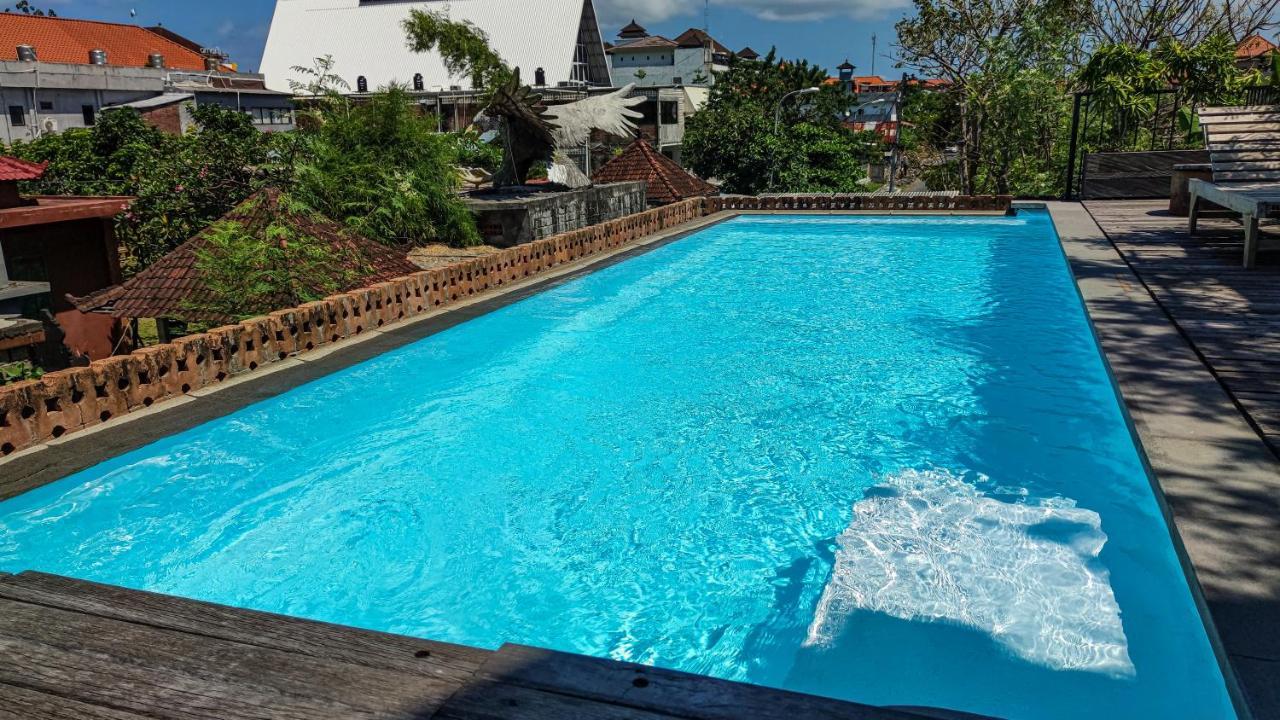 Apartamento Ruang Tekuni Legian Exterior foto